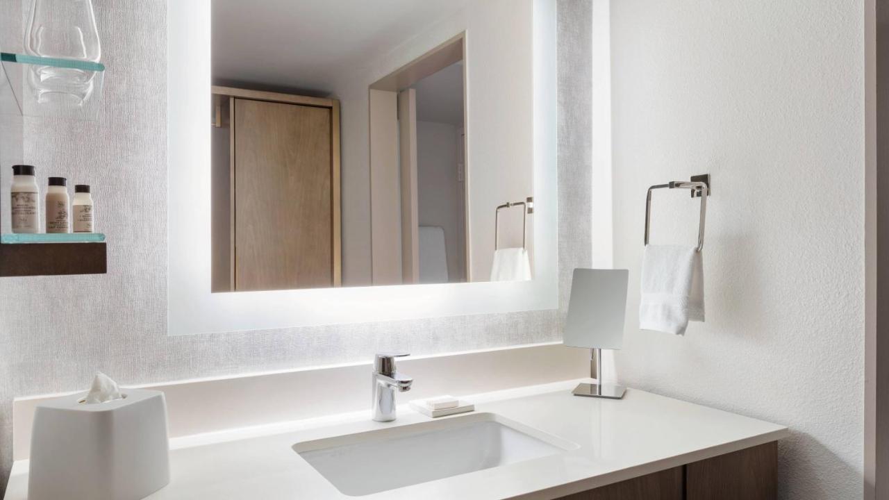 Delta Hotels By Marriott Virginia Beach Waterfront Εξωτερικό φωτογραφία