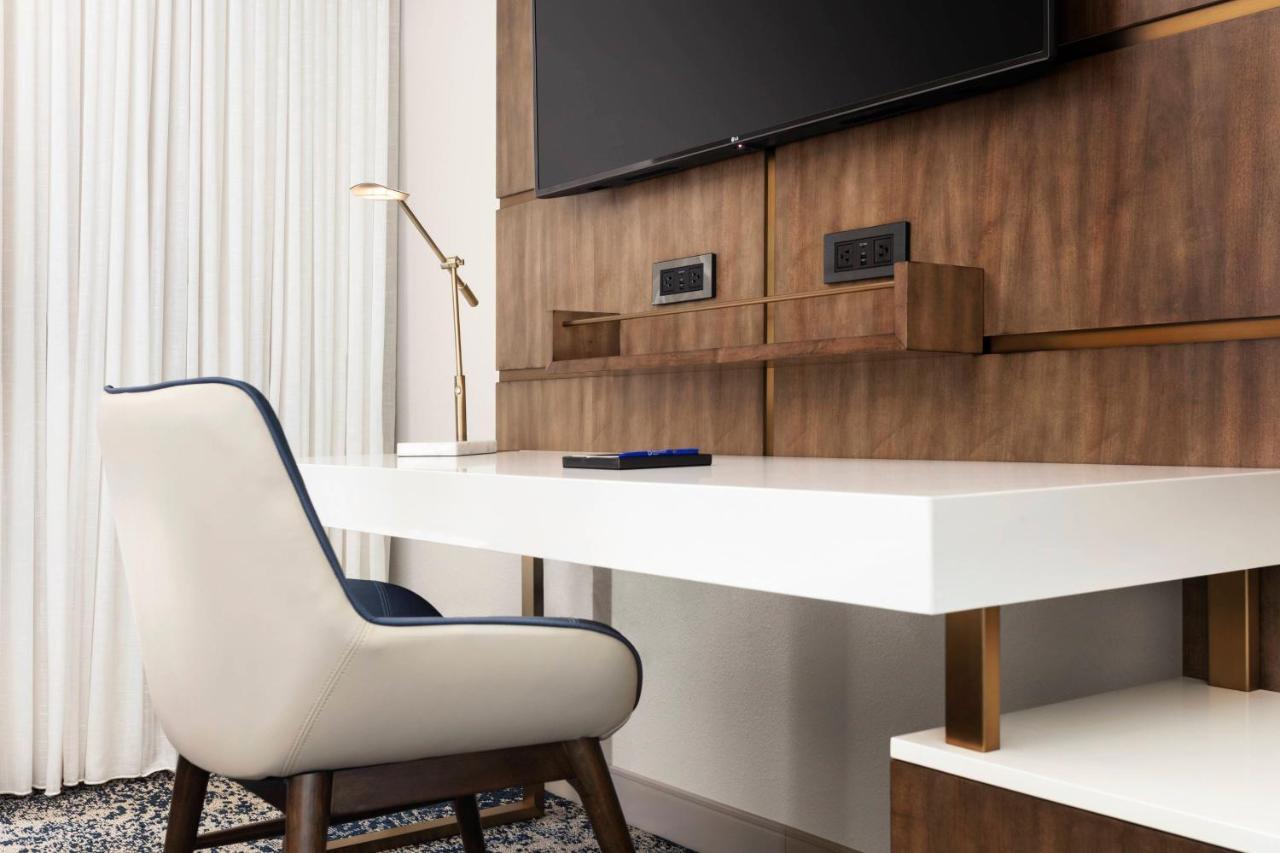 Delta Hotels By Marriott Virginia Beach Waterfront Εξωτερικό φωτογραφία